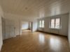 5-Zimmer-Wohnung mit Balkon in der Fußgängerzone - Wohnzimmer