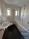 Schöne 2 Zimmer Wohnung mit Balkon - Bad