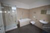 Große 4-Zi.-City-Whg. - Sanierter Altbau - Badezimmer