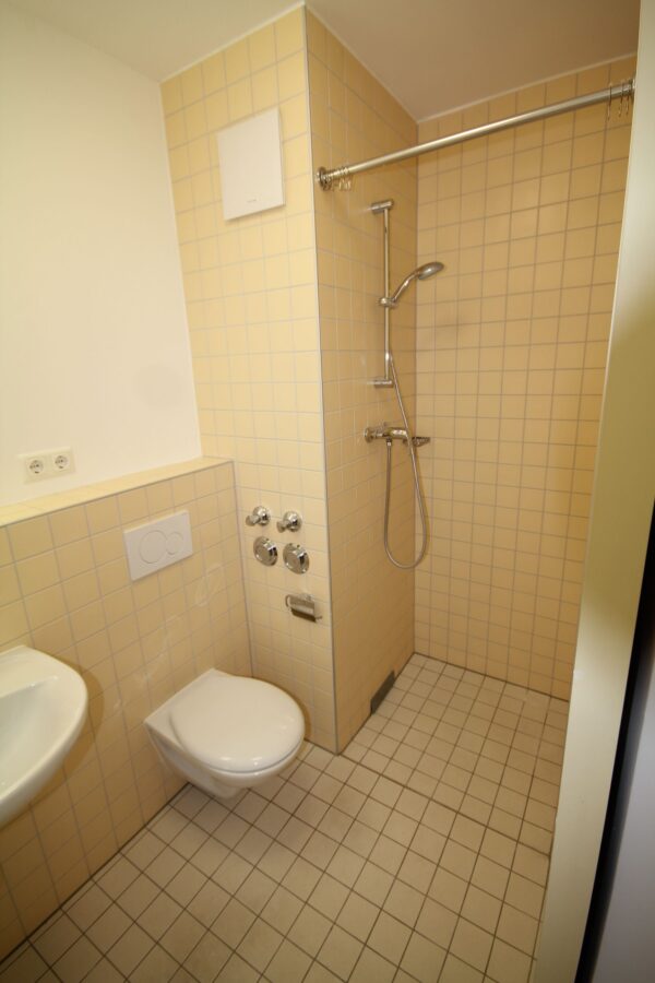 Helle Studentenwohnung mit Balkon und Dachterrasse - Photo 4