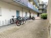 Helle Studentenwohnung mit Balkon und Dachterrasse - Innenhof